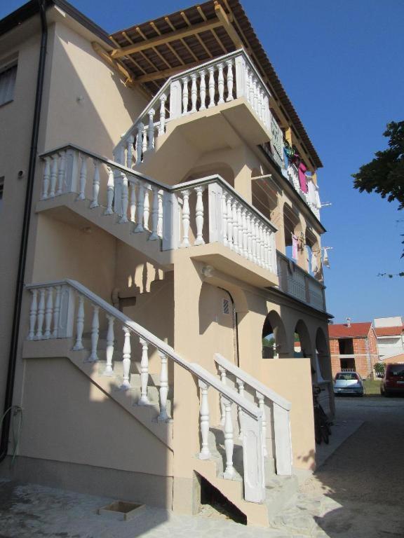 Apartments Ninske Vodice Экстерьер фото